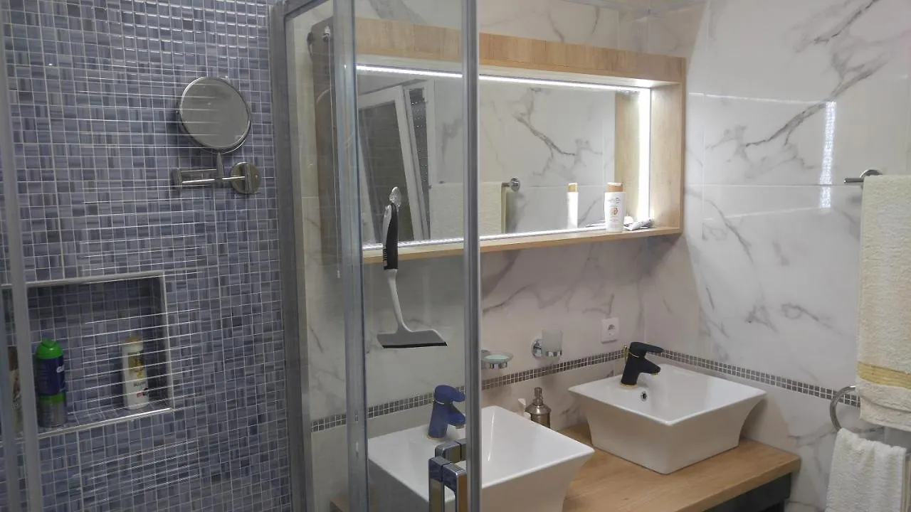 Relax In 90Sqm Close To Airport ,Shoping,Embriolab Seaside Apartment Thessaloniki