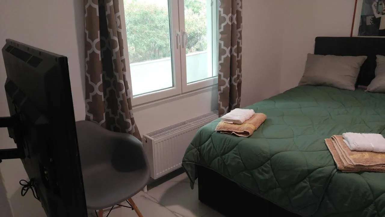 Relax In 90Sqm Close To Airport ,Shoping,Embriolab Seaside Apartment Thessaloniki Greece